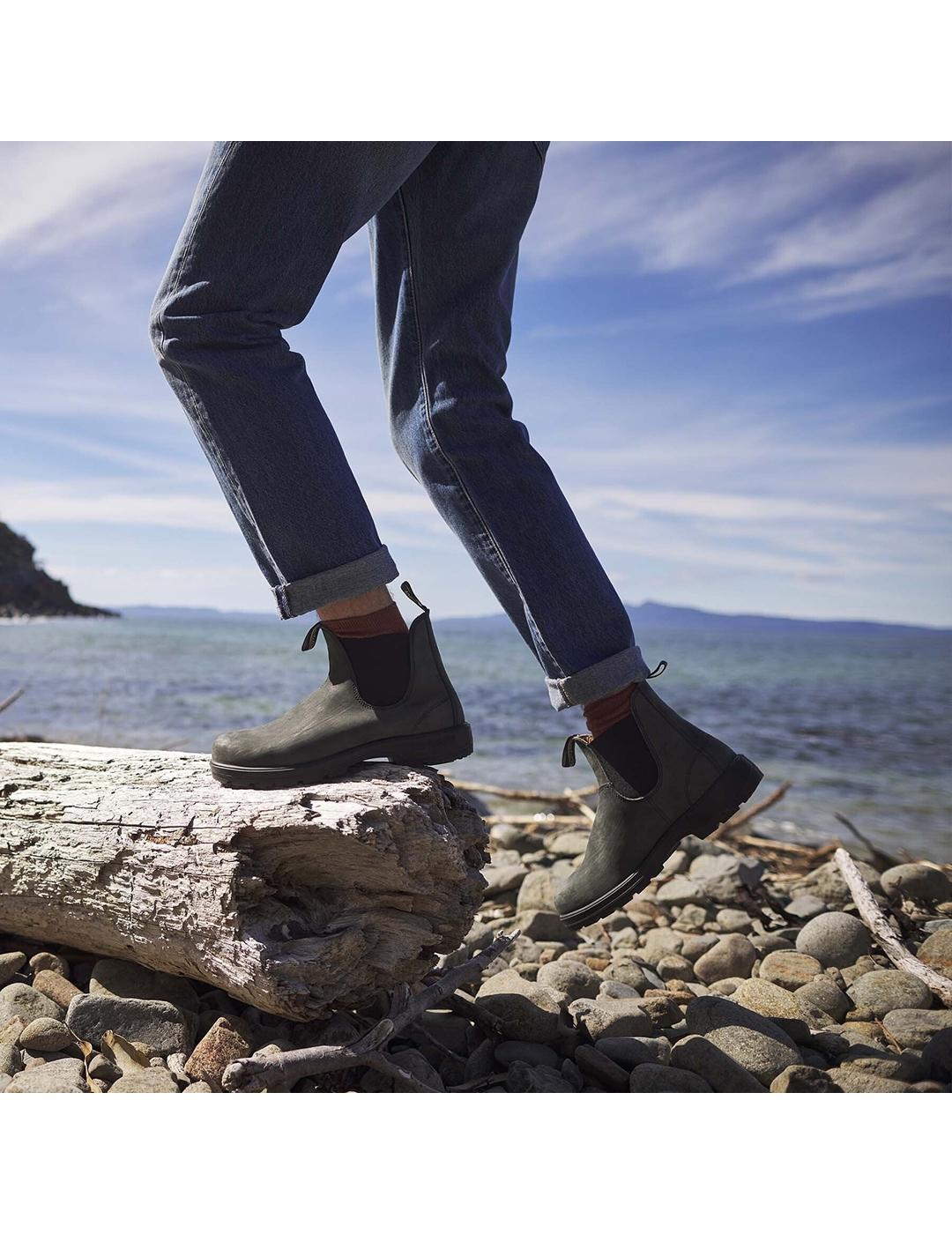 Botas Blundstone 587 en piel negra de mujer y hombre