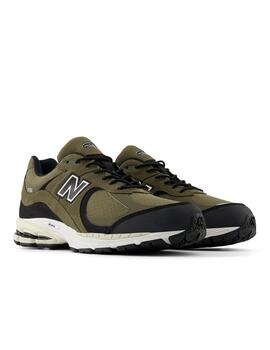 Zapatillas New Balance M2002RXU Goretex negra verde hombre