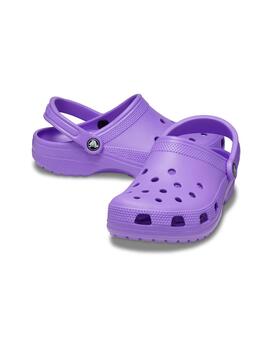 Zuecos Crocs Classic morada de mujer