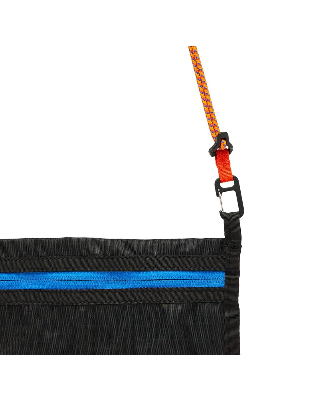 Bolso Cotopaxi Lista 2L lightweight negro hombre y mujer