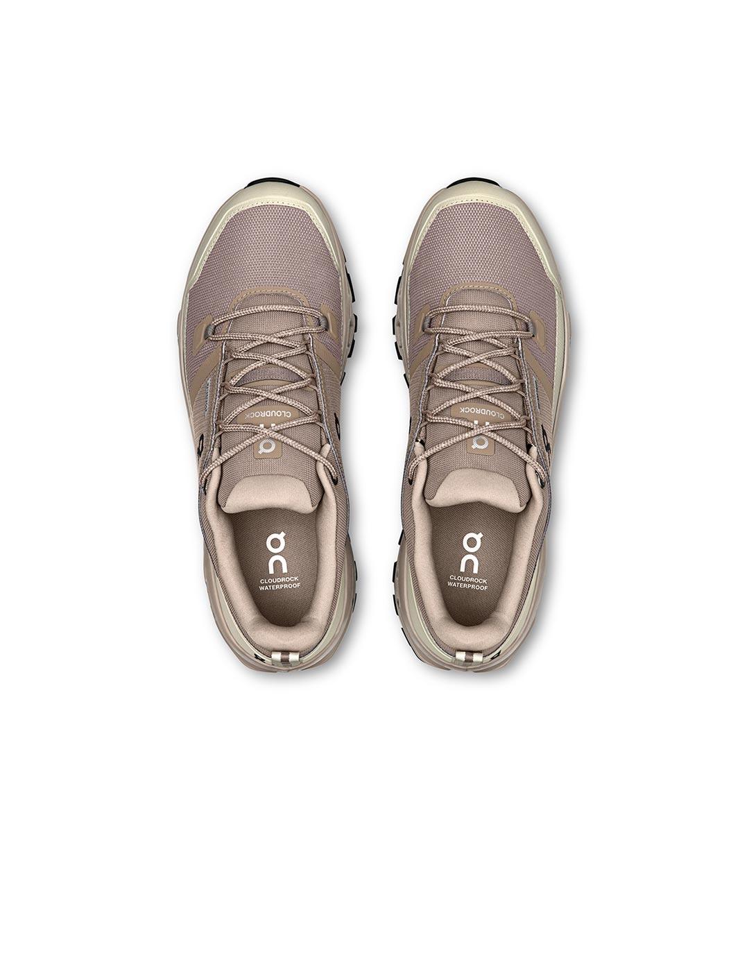 On Running Cloudrock Low waterproof beige hombre
