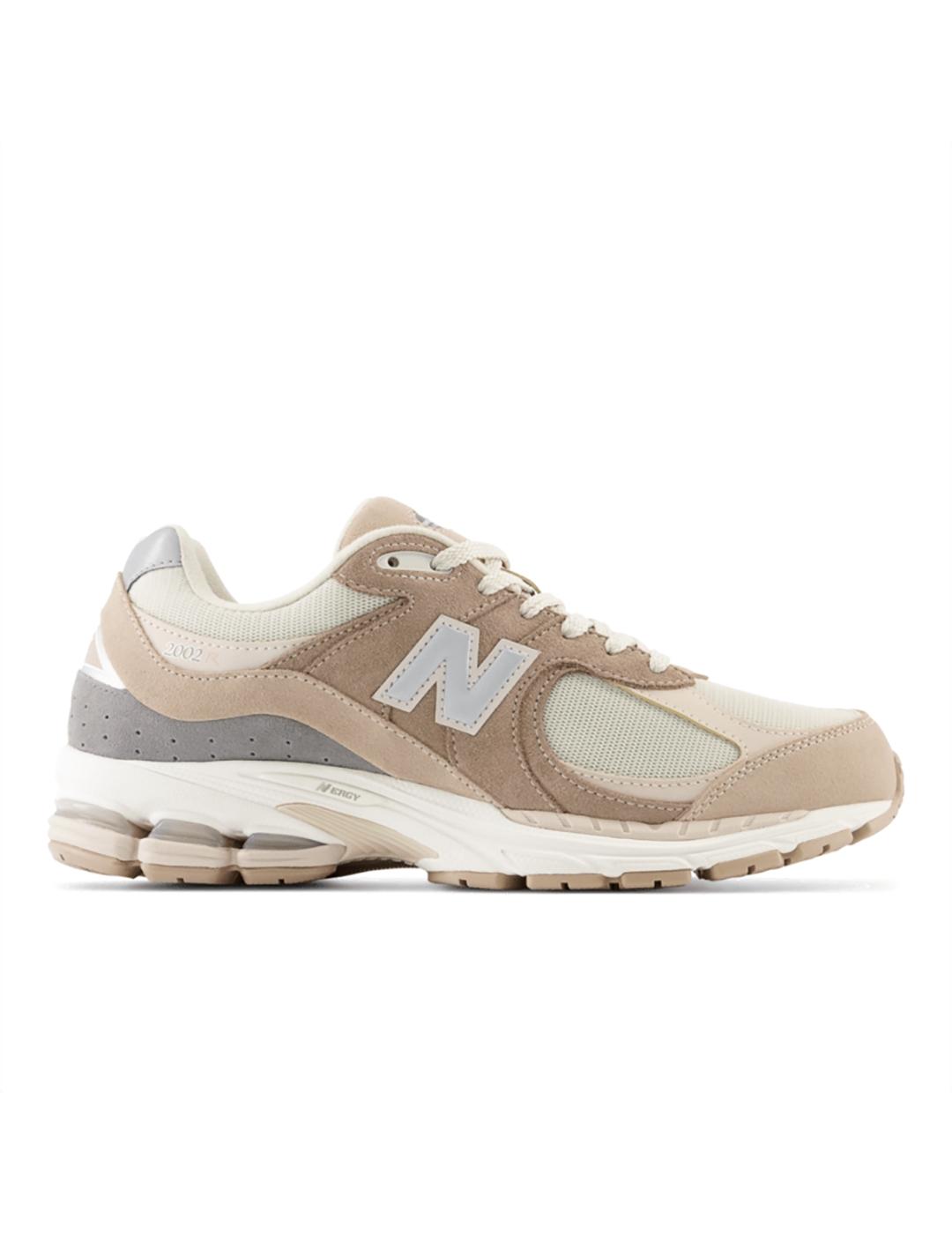 Zapatillas New Balance M2002RSI beige de mujer
