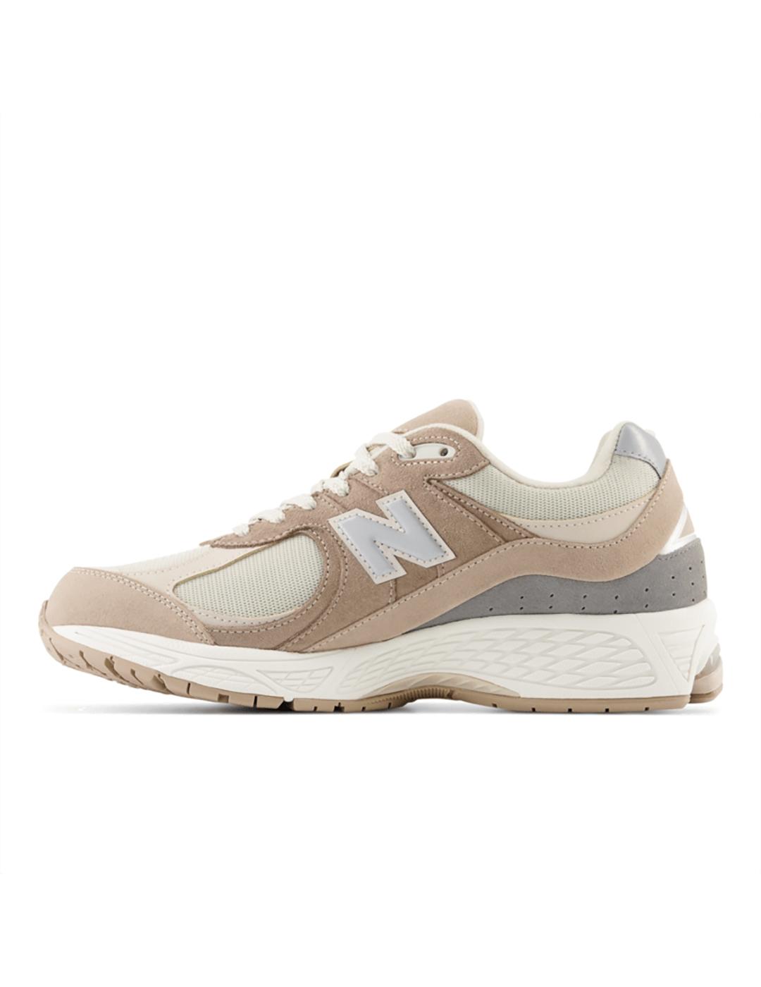 Zapatillas New Balance M2002RSI beige de mujer