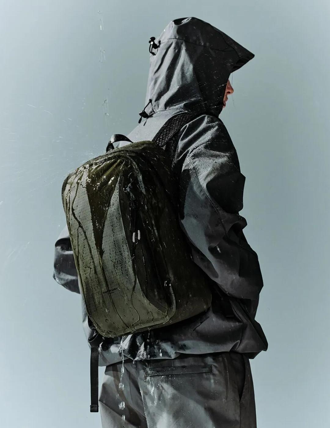 Mochila Gaston Luga Lightweight Duoseal 14' verde mujer y hombre