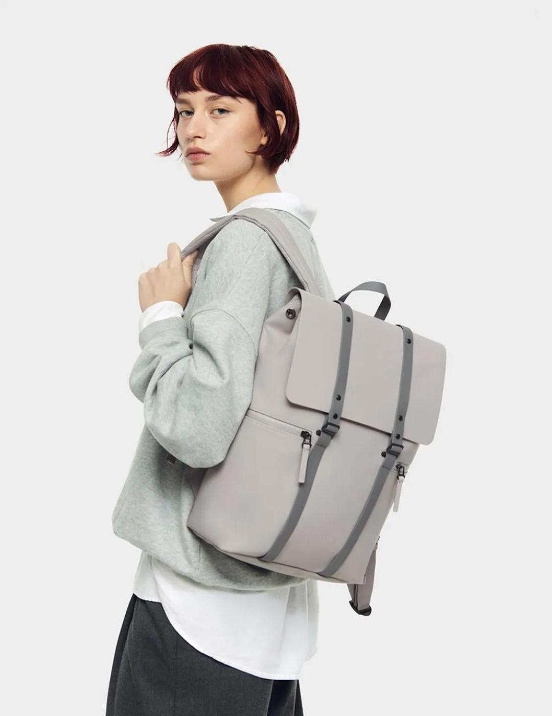 Mochila Gaston Luga Splash 2 13' Taupe hombre y mujer