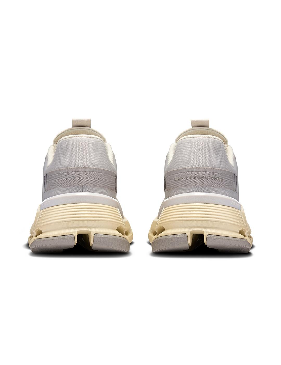 On Running Cloudnova Form 2 TT gris de mujer