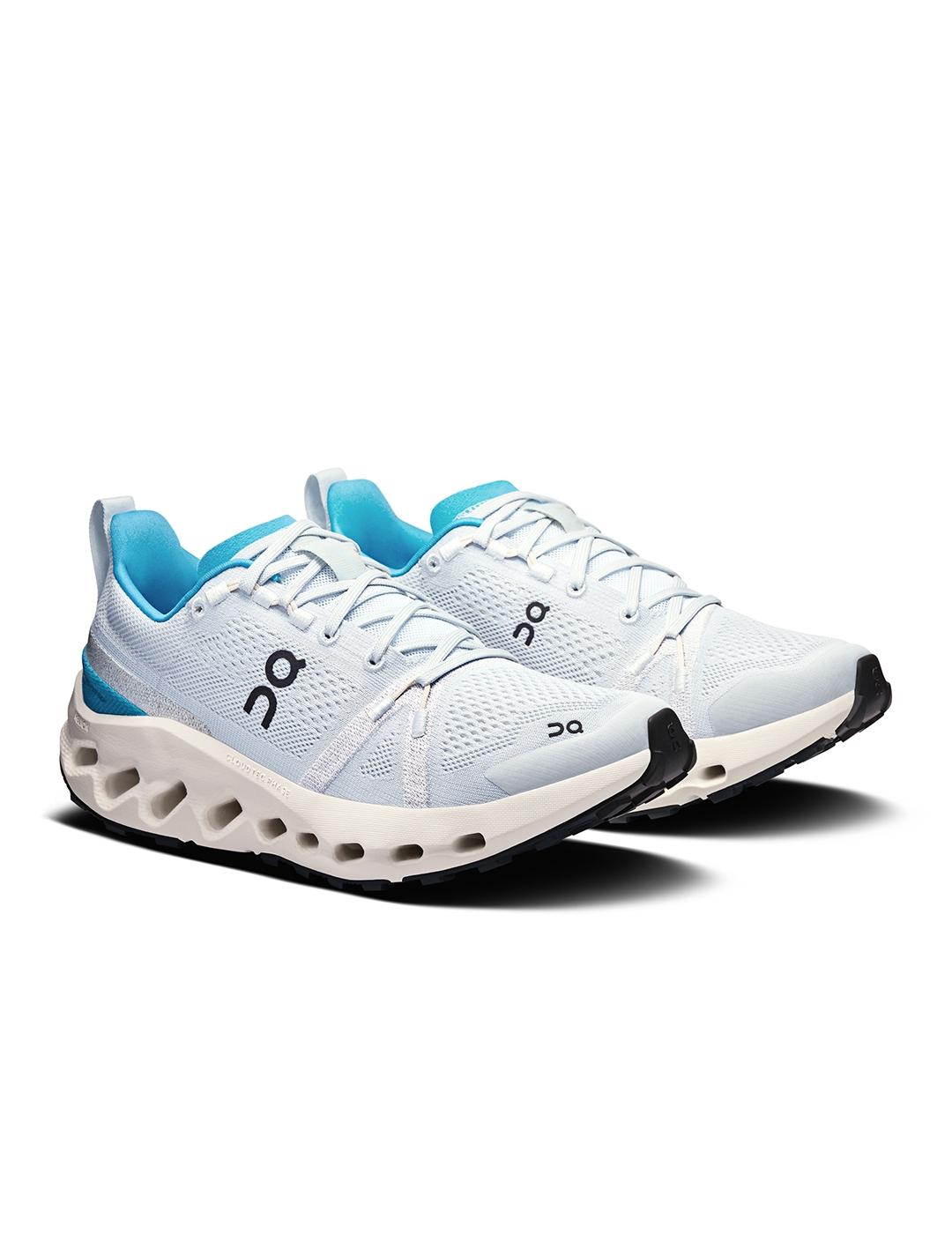 On Running Cloudsurfer Trail azul celeste de mujer