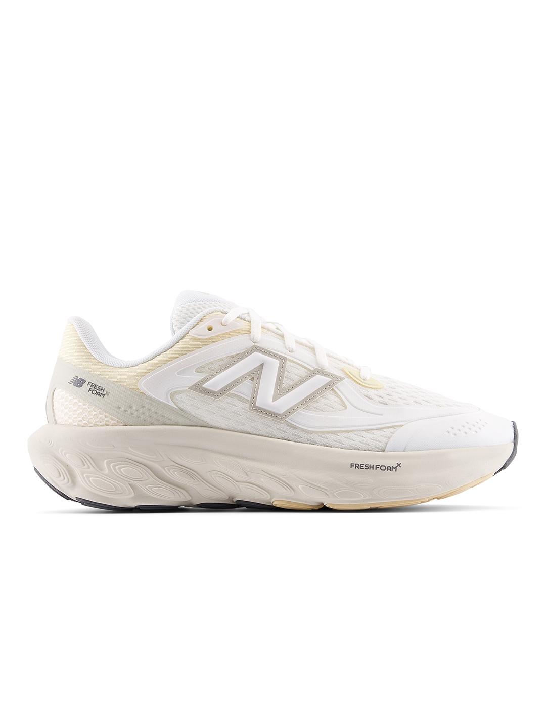 Zapatillas New Balance UTRNEA crudo de mujer