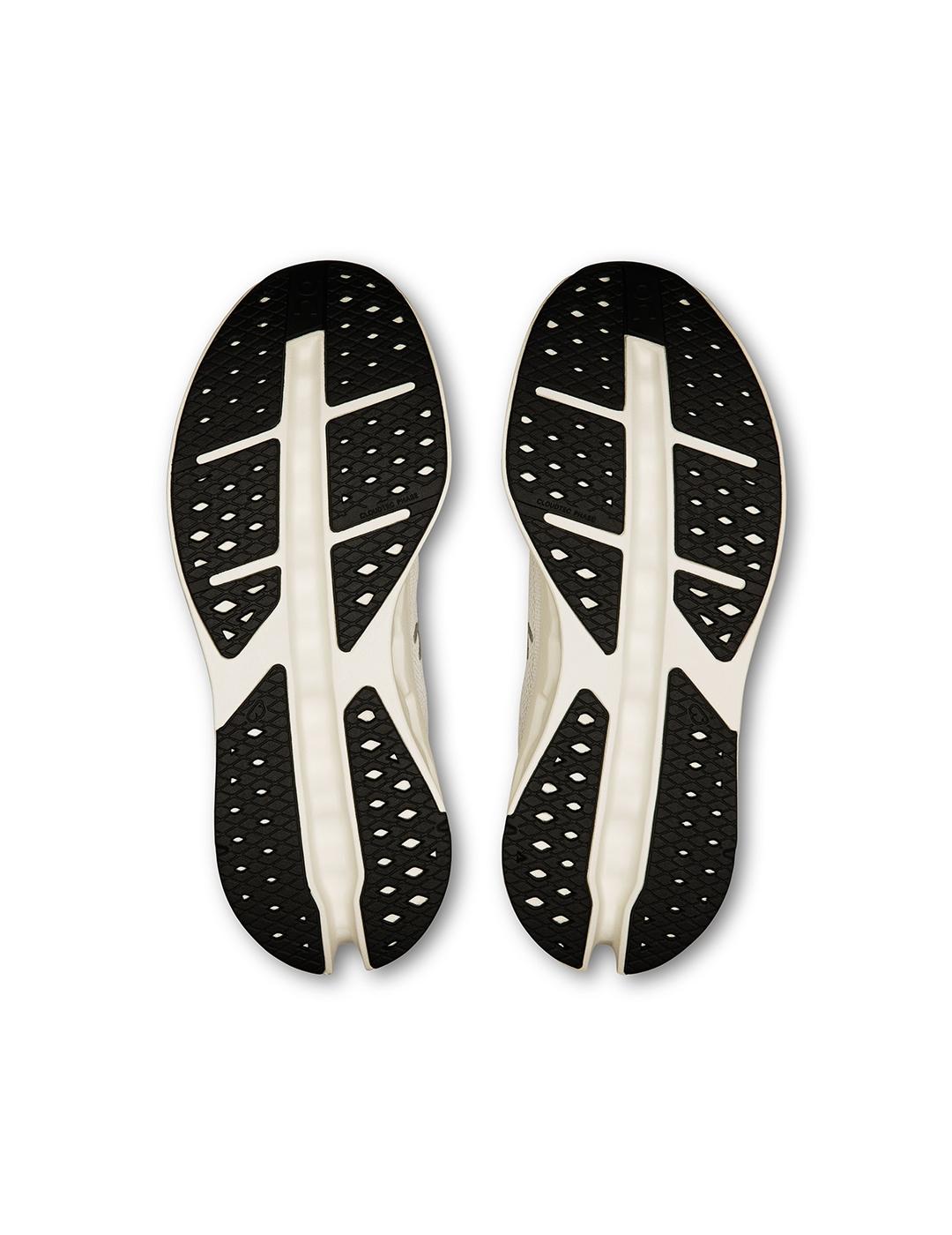 Zapatillas On Running Cloudsurfer Max blancas de mujer