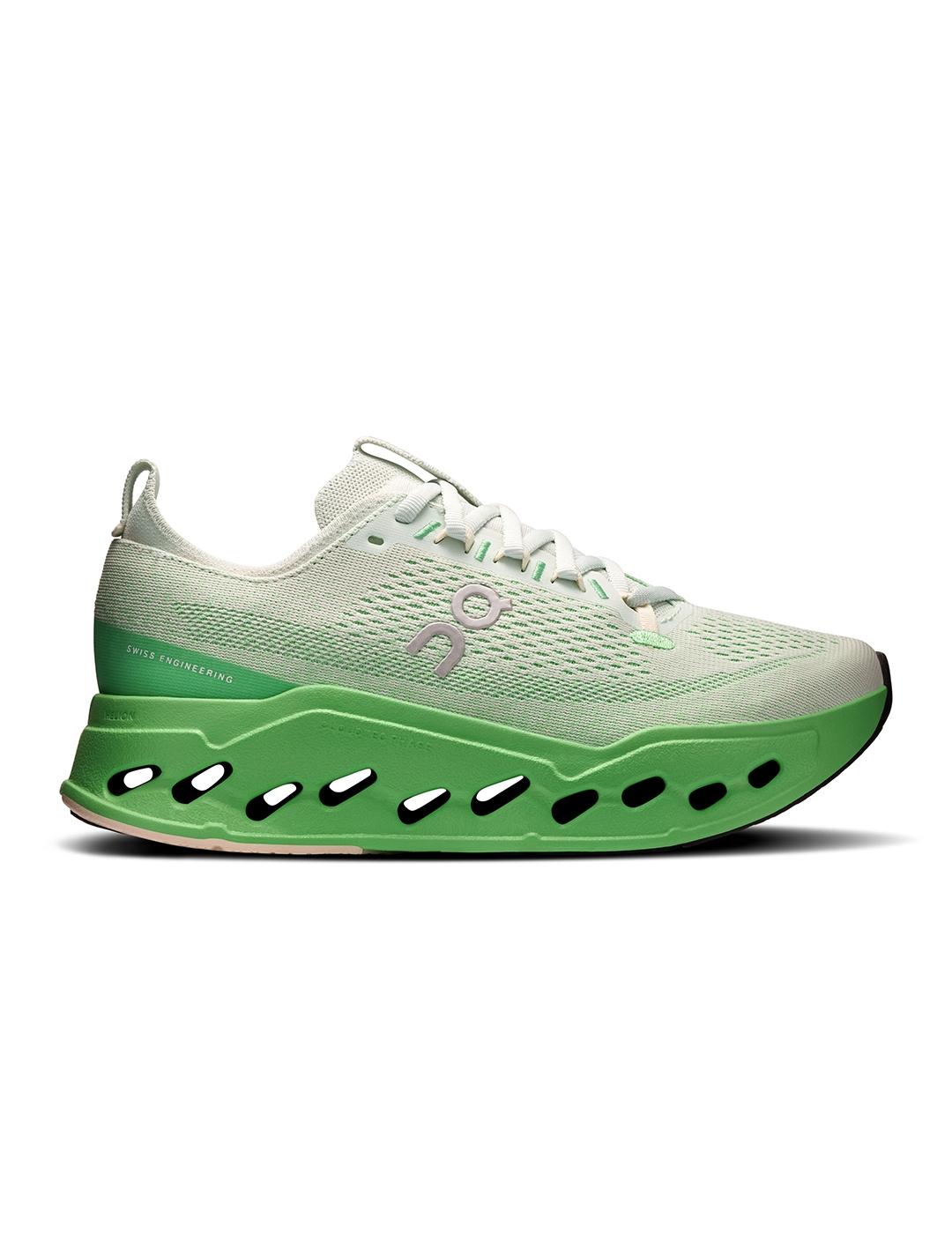 Zapatillas On Running Cloudsurfer Max blanca verde de mujer