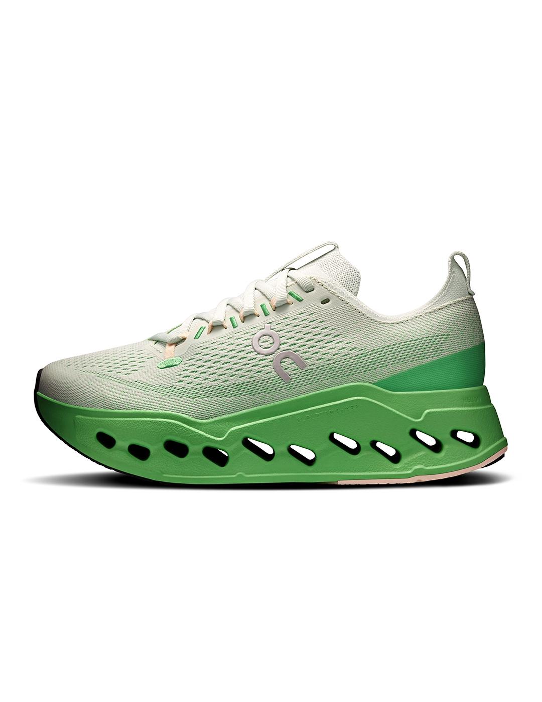 Zapatillas On Running Cloudsurfer Max blanca verde de mujer