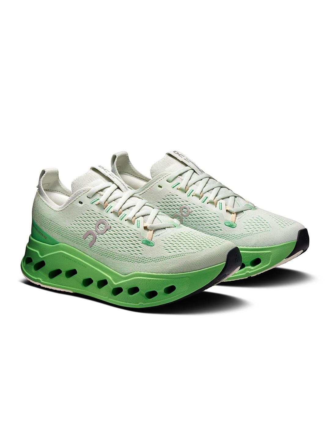 Zapatillas On Running Cloudsurfer Max blanca verde de mujer