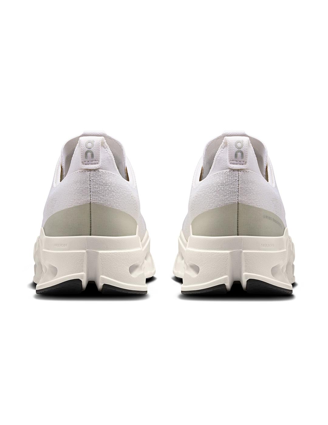 Zapatillas On Running Cloudsurfer Max blancas de hombre