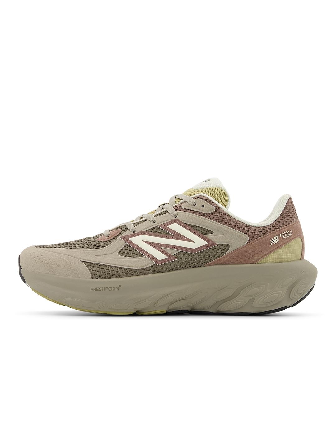 Zapatillas New Balance UTRNAC marrón de mujer y hombre