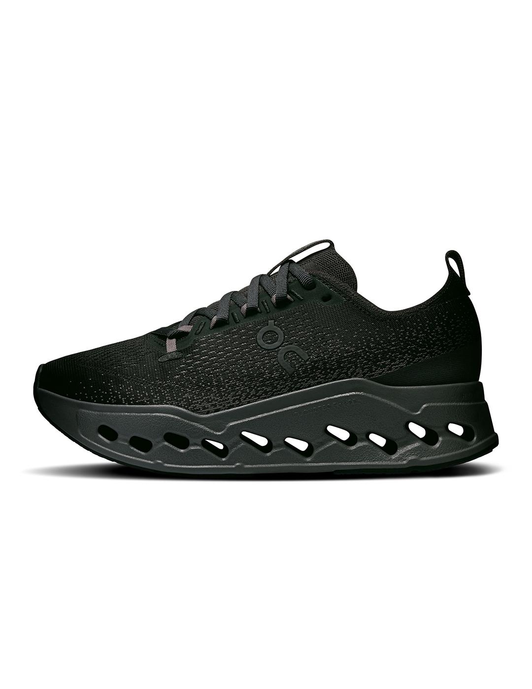 Zapatillas On Running Cloudsurfer Max negras de mujer