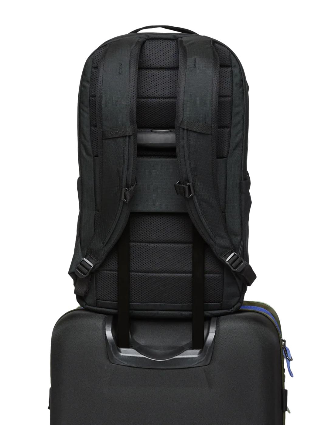 Mochila Cotopaxi Allpa 26L Daypack Cotopaxi negra hombre muj